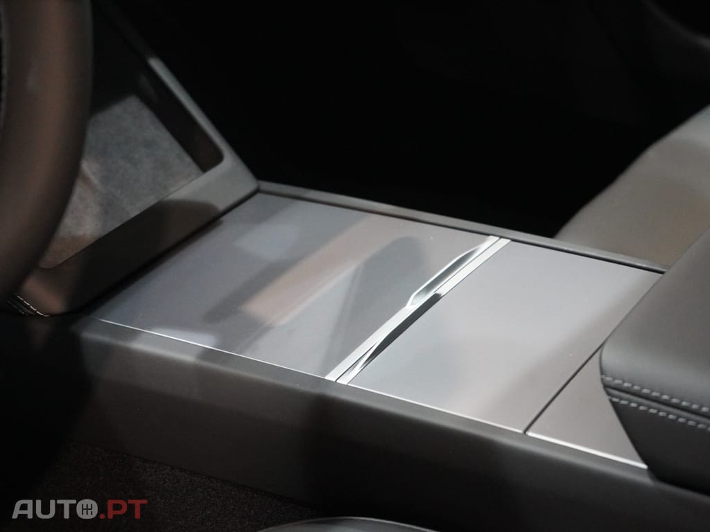 Tesla Model 3 Tração Traseira