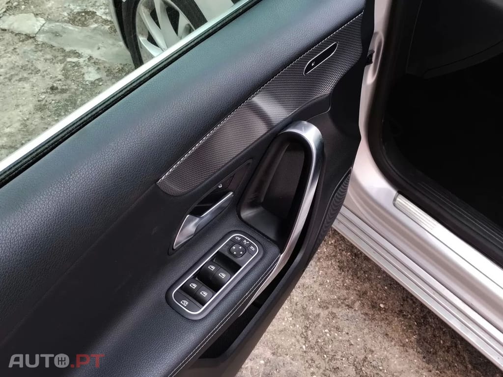 Mercedes-Benz A 180 d Progressive Aut. — fotografia 14
