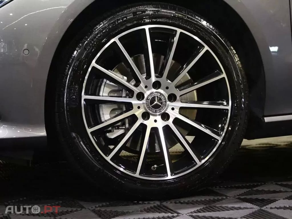 Mercedes-Benz CLA 250 e Progressive