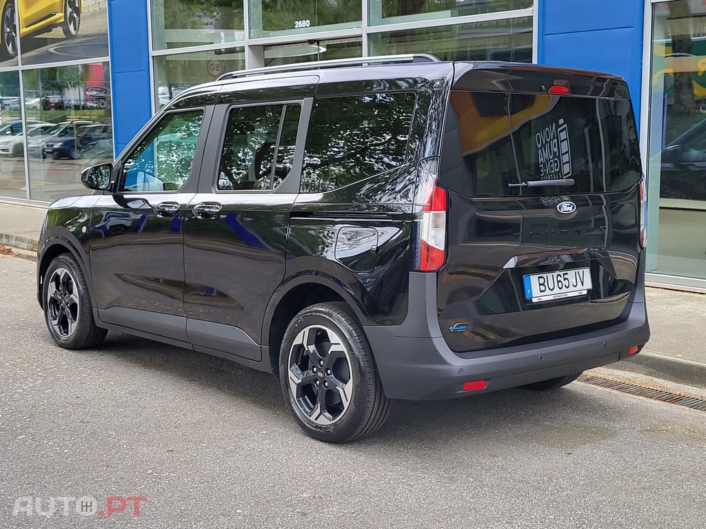 Ford Tourneo TITANIUM 43,6kWh 136CV