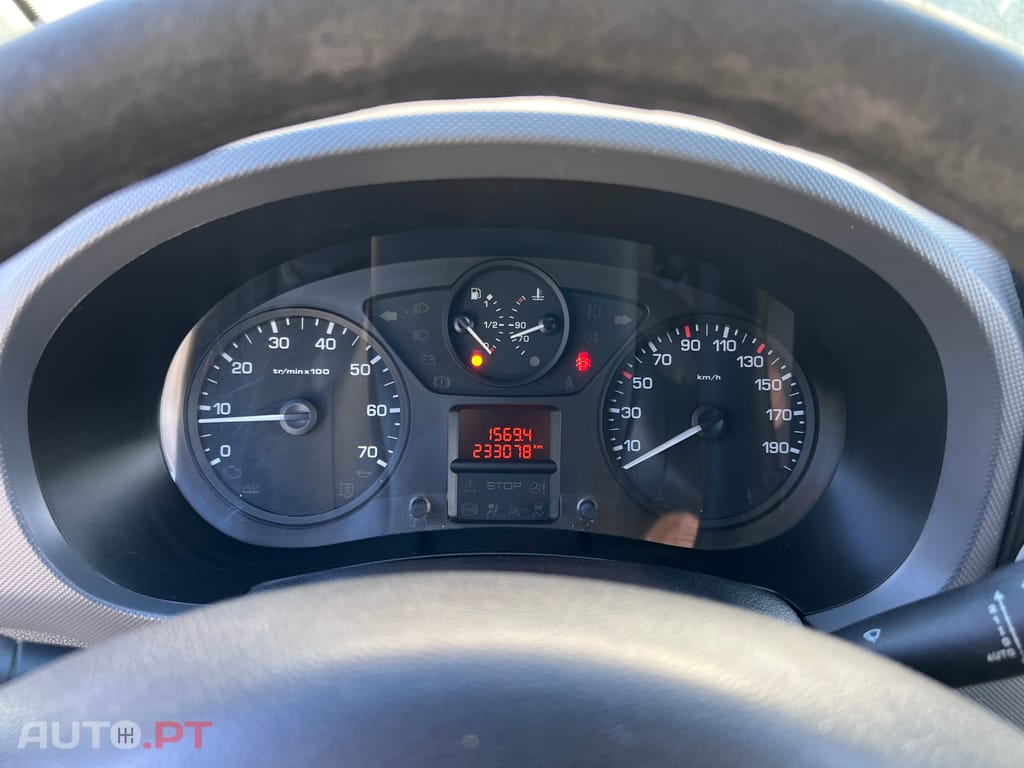 Peugeot Partner Blue HDI