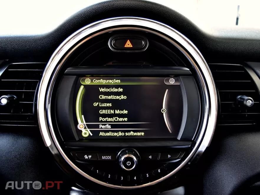 MINI Cooper Cooper D Auto