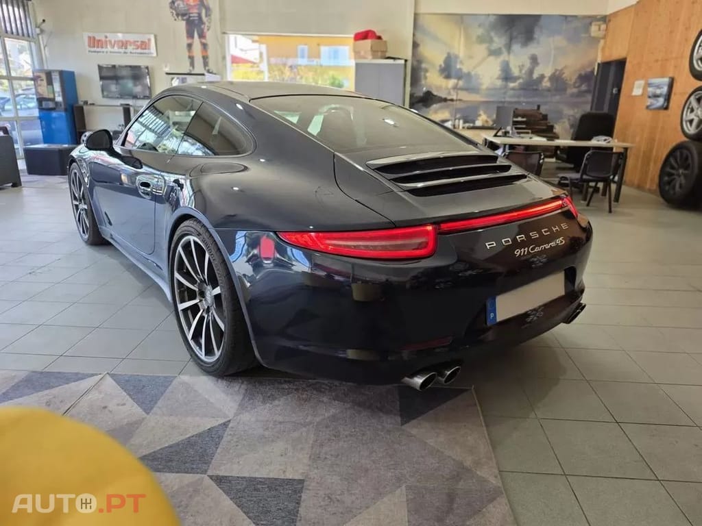 Porsche 911 Carrera 4 PDK