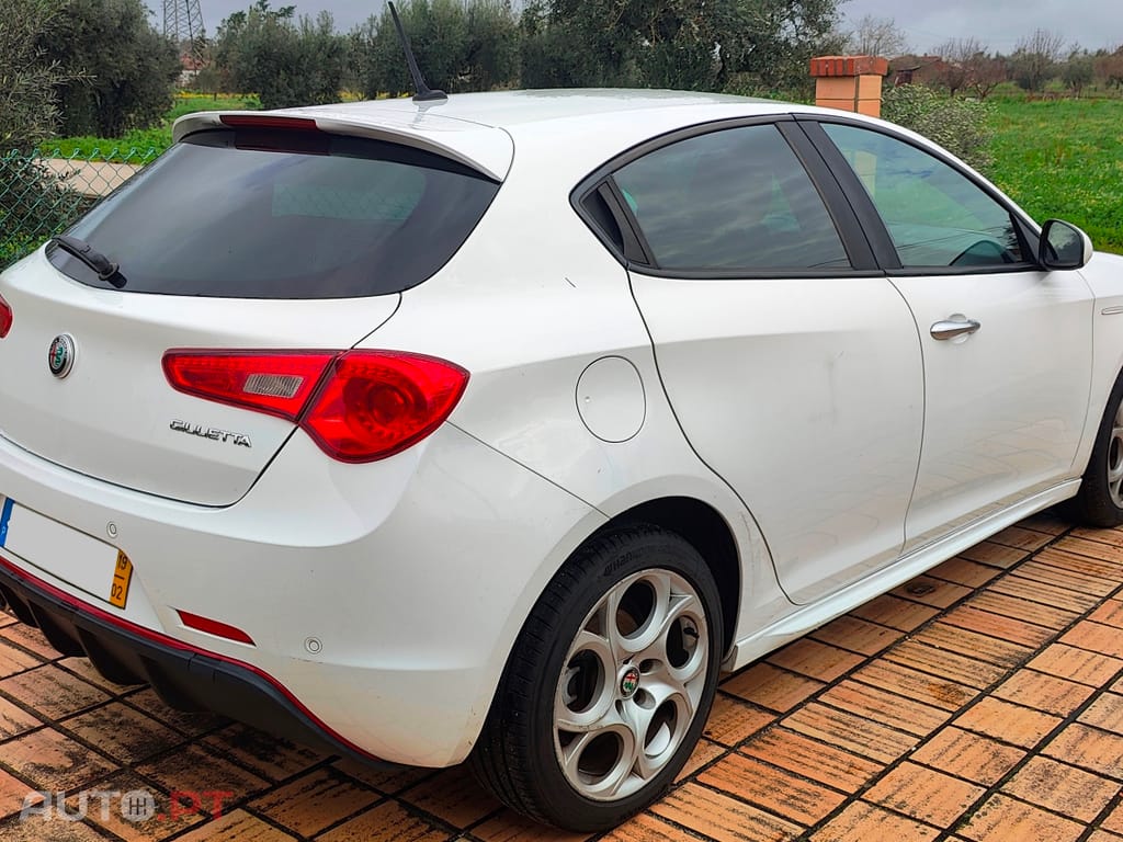 Alfa Romeo Giulietta 1.6 JTDM-2 Sport 120cv / 185€ mês