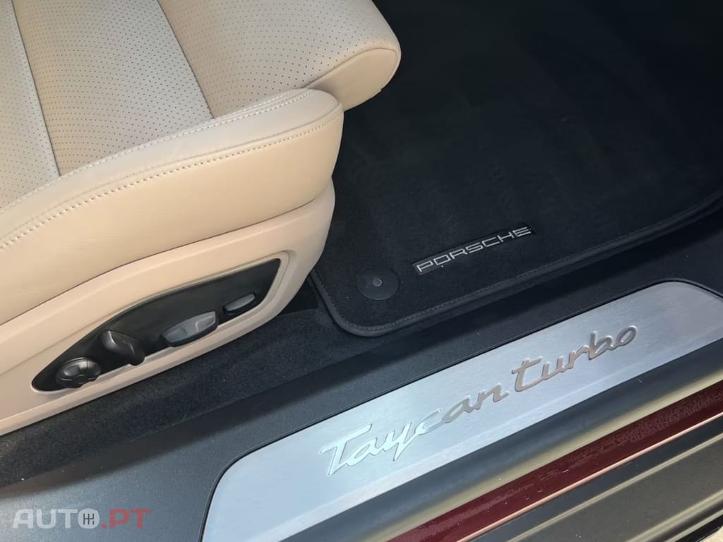 Porsche Taycan Turbo  BOSE I.V.A DEDUTIVEL