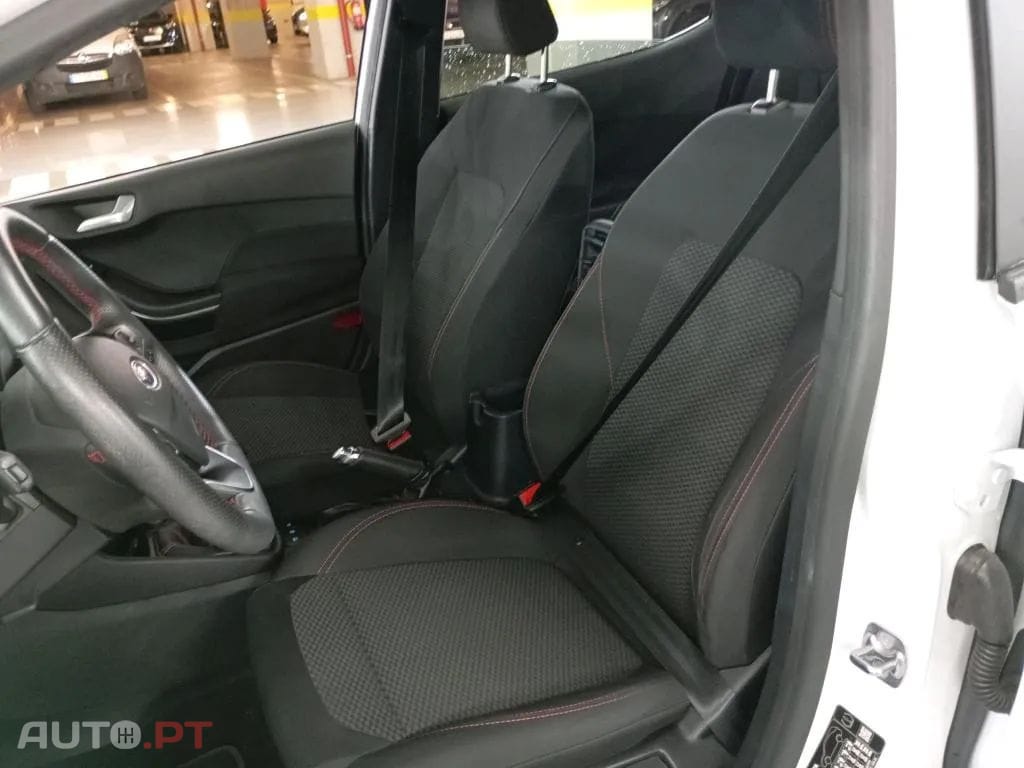 Ford Fiesta 1.0 EcoBoost MHEV ST-Line