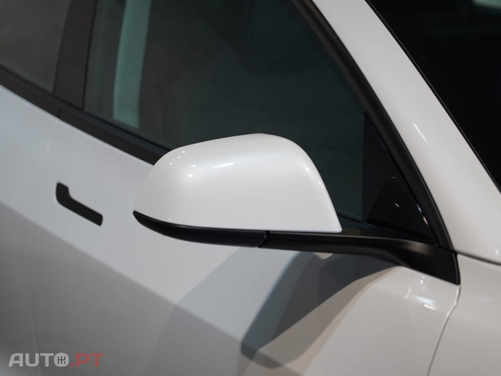 Tesla Model 3 Tração Traseira