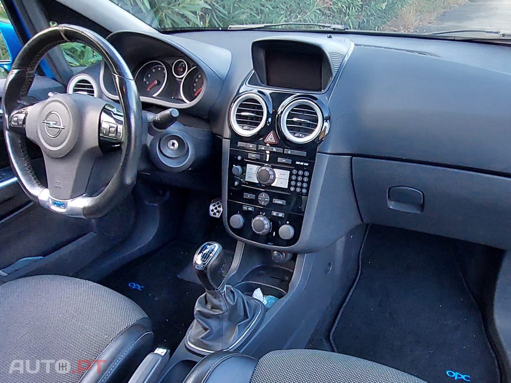 Opel Corsa OPC 1.6 Turbo - 192 Cvs