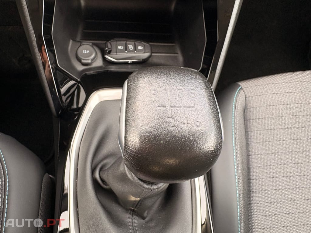 Peugeot 2008 1.5 BlueHDi Allure Pack