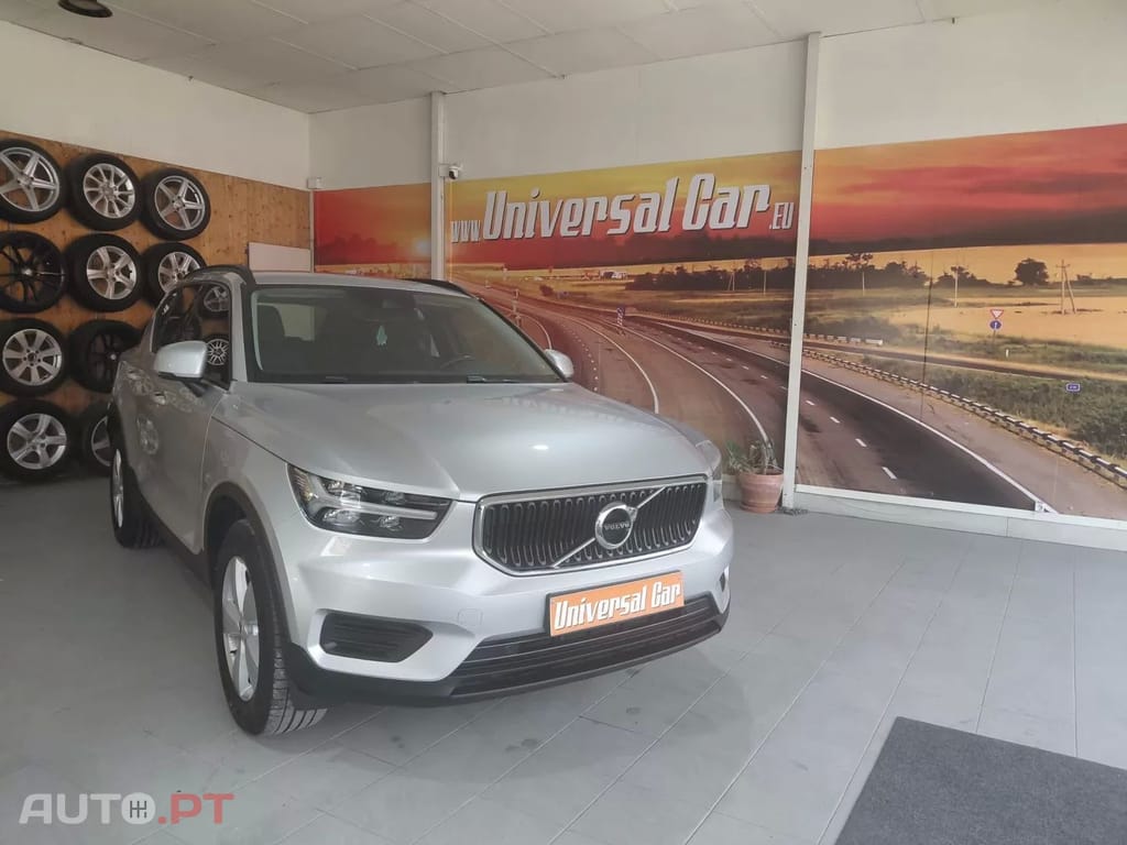 Volvo XC40 1.5 T3 Momentum Tech Edition