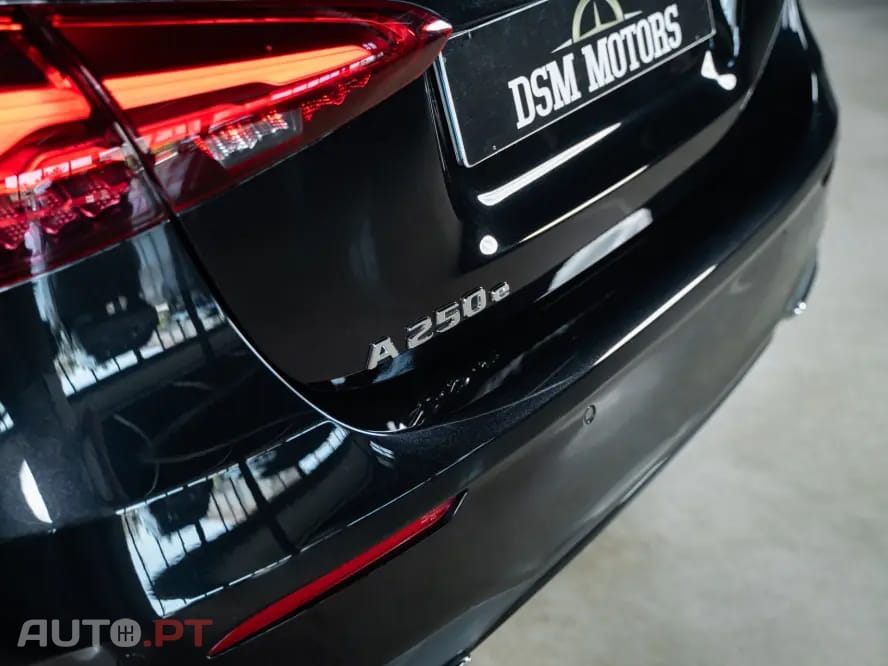 Mercedes-Benz A 250 e AMG Line