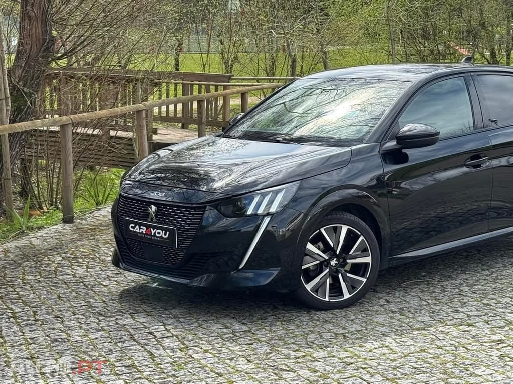 Peugeot 208 1.2 PureTech GT Line EAT8