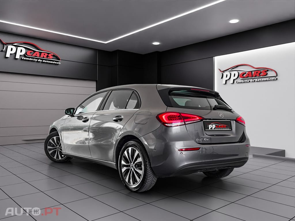 Mercedes-Benz A 250 A250e Hybrid