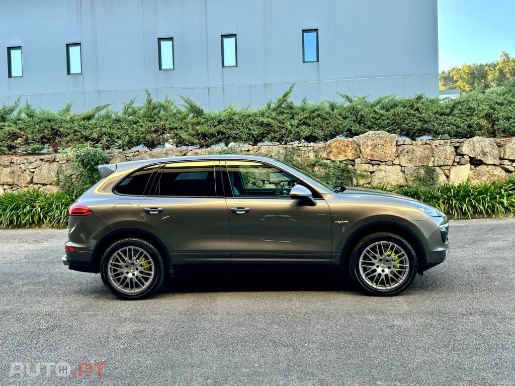 Porsche Cayenne S E-Hybrid Platinum Edition