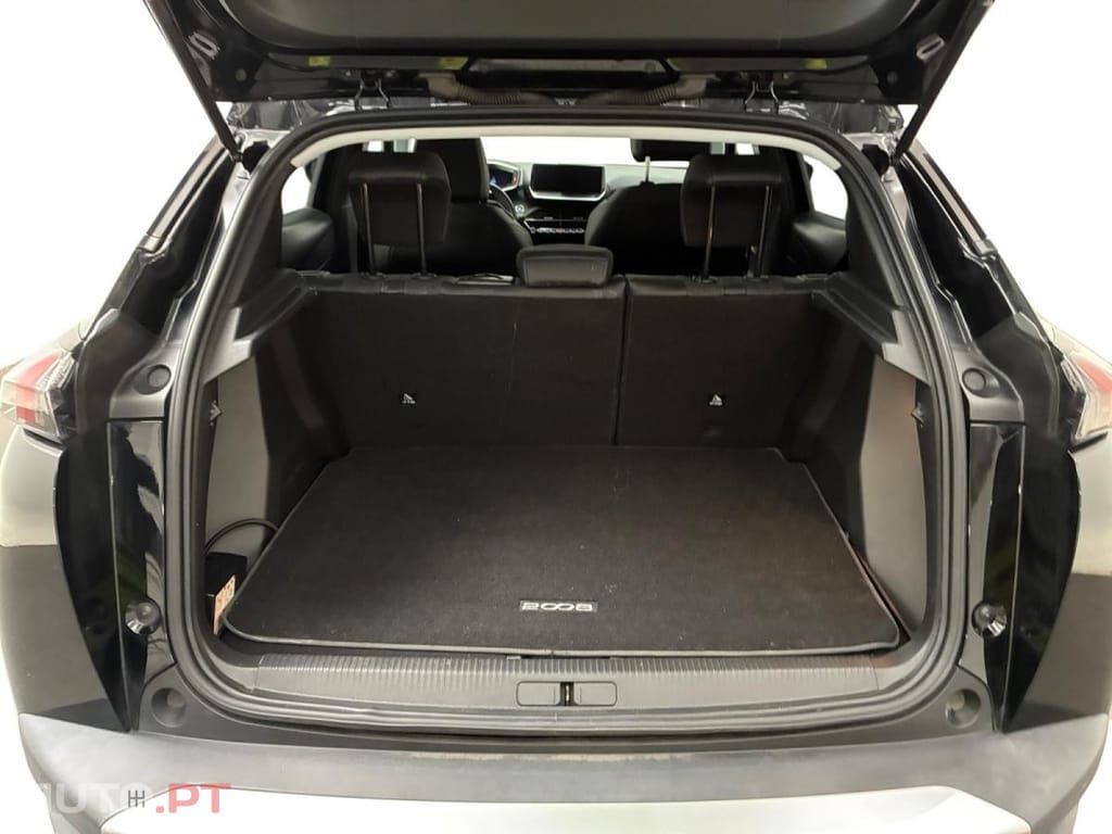 Peugeot E-2008 50 kWh Allure Pack