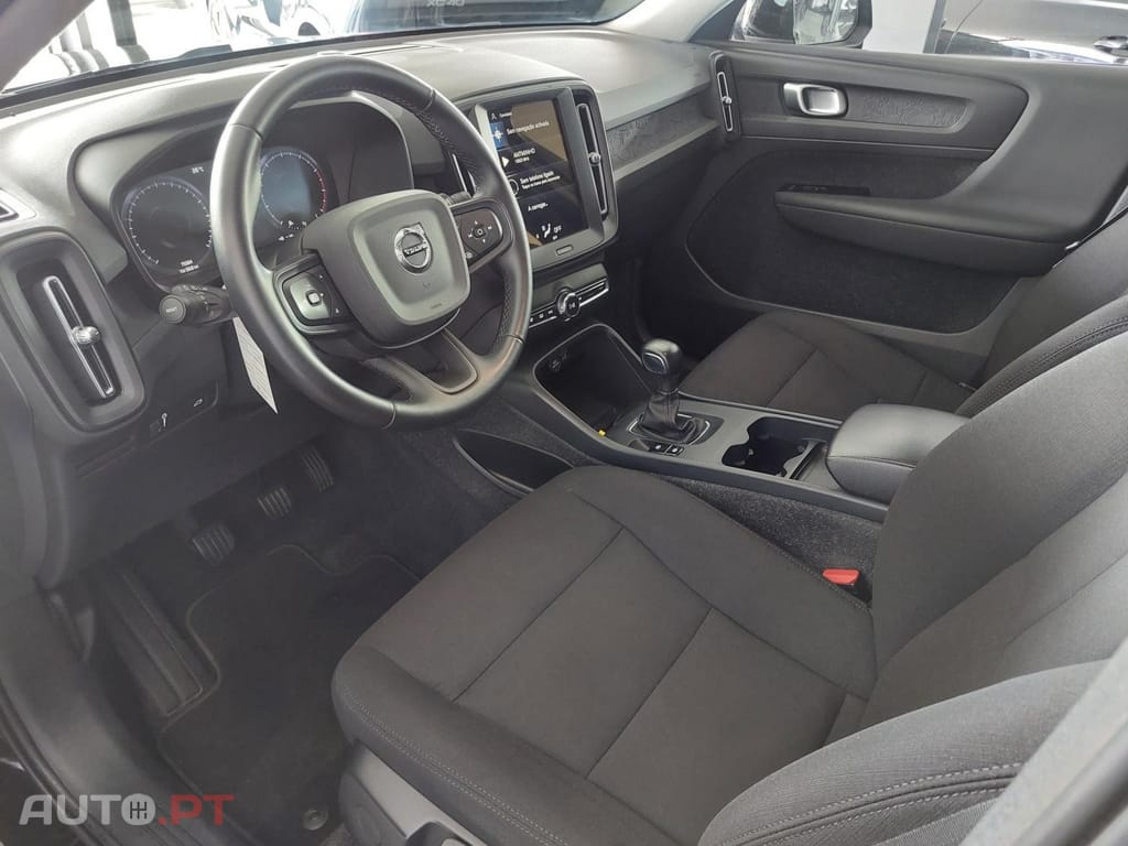Volvo XC40 1.5 T2 Momentum