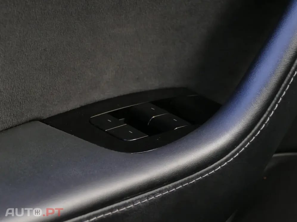 Tesla Model 3 Standard Range Plus RWD