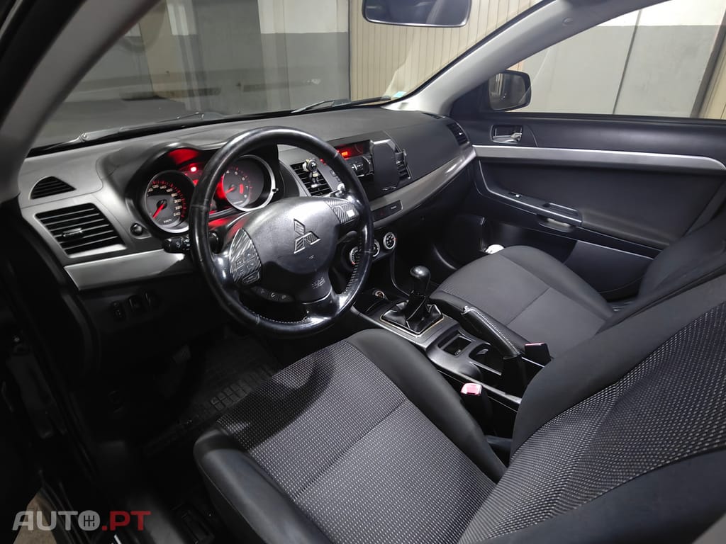 Mitsubishi Lancer Inivite