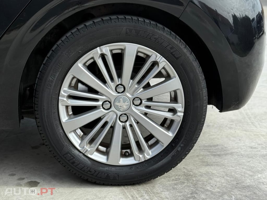 Peugeot 208 1.6 BlueHDi Style