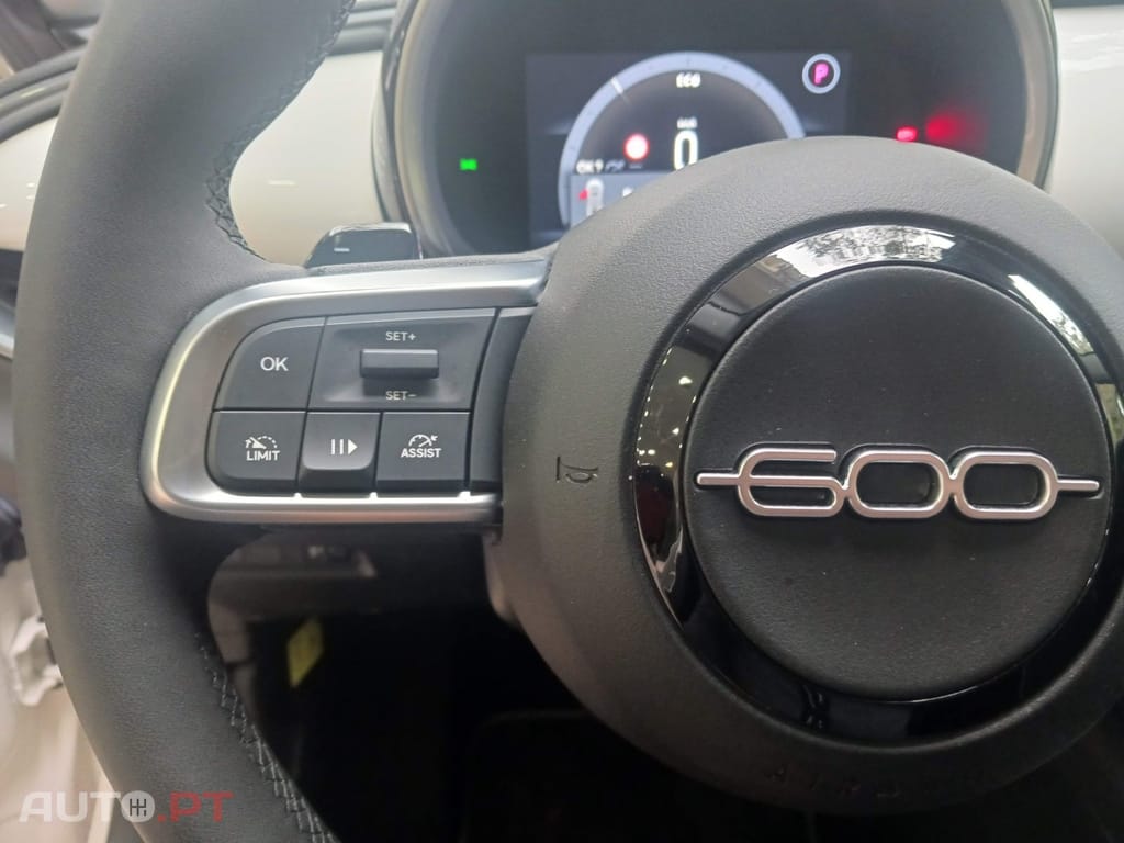 Fiat 600 1.2 Hybrid Icon