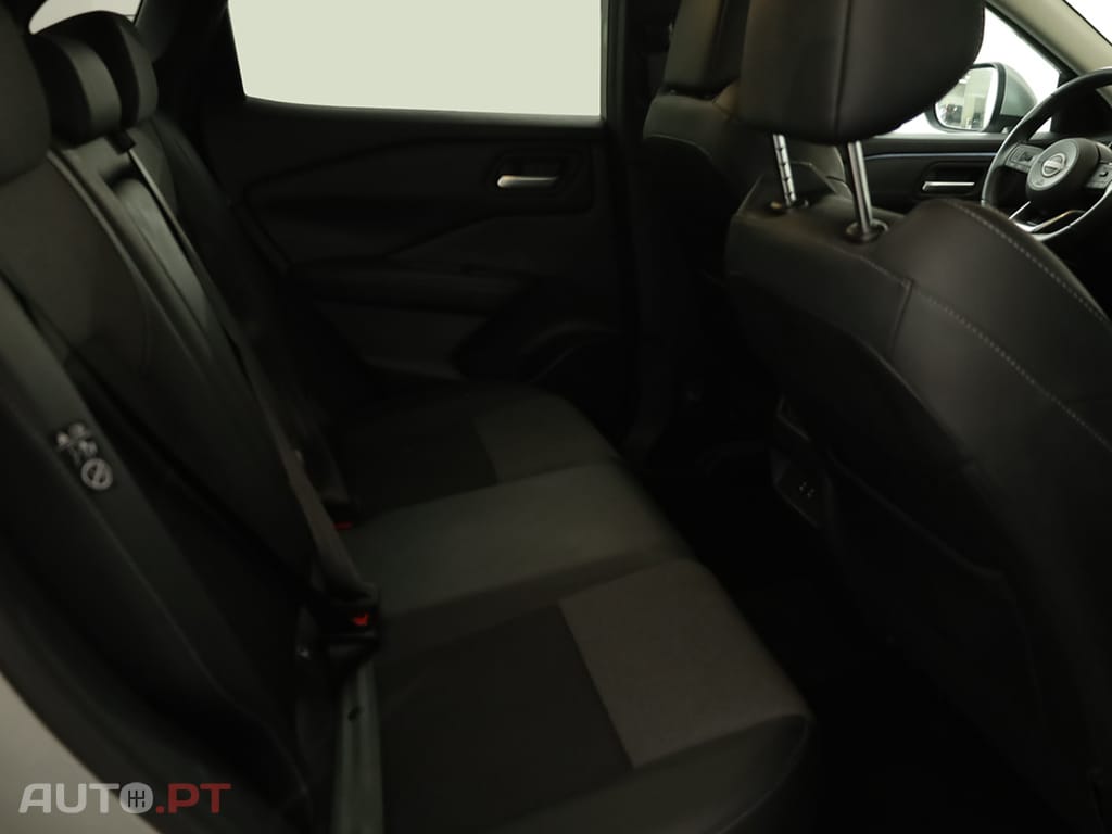 Nissan Qashqai Qashqai 1.3 DIG-T N-Connecta LED Xtronic
