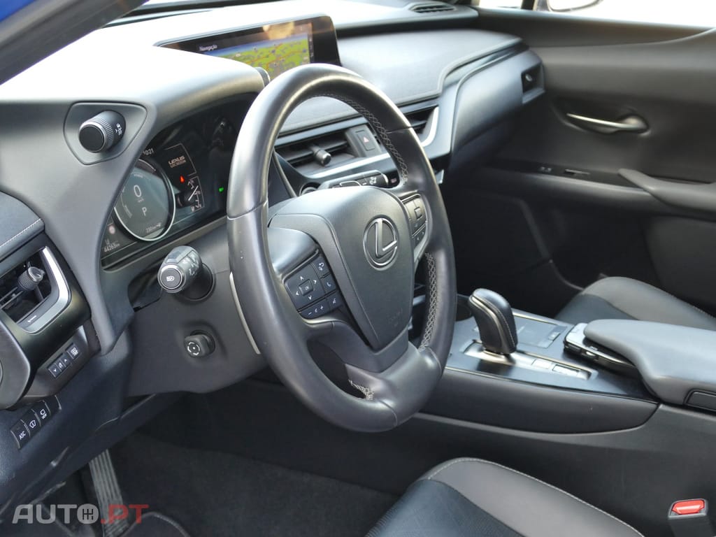 Lexus UX Luxury+TAE+JLL18