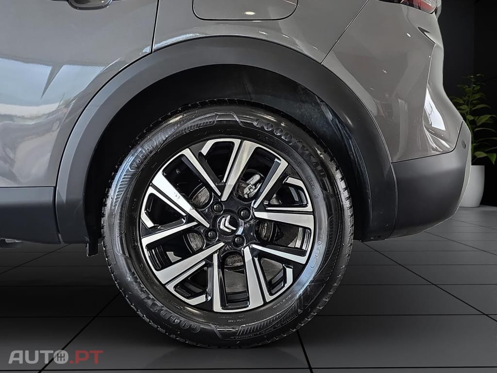 Citroen C4 BlueHDi 130 Stop&Start EAT8 SHINE