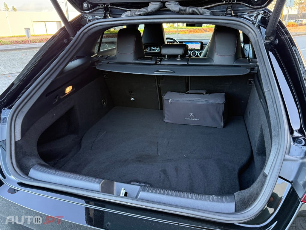 Mercedes-Benz CLA 250 e Shooting Brake 8G-DCT AMG Line