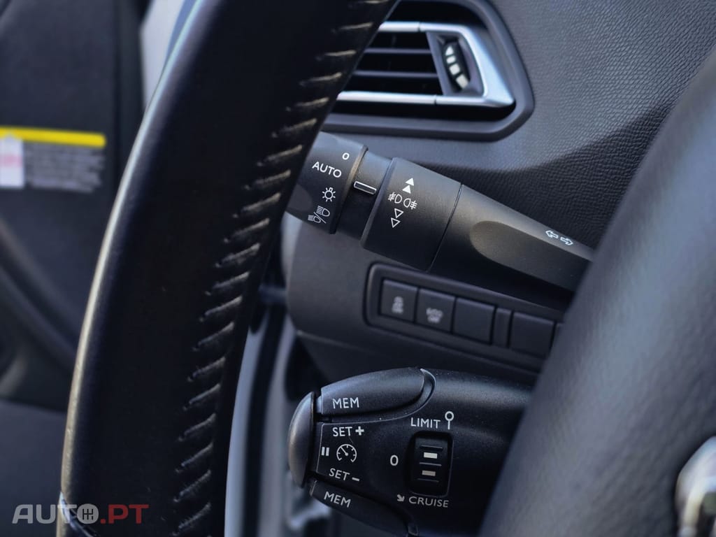 Peugeot 308 1.6 BlueHDi Allure J17