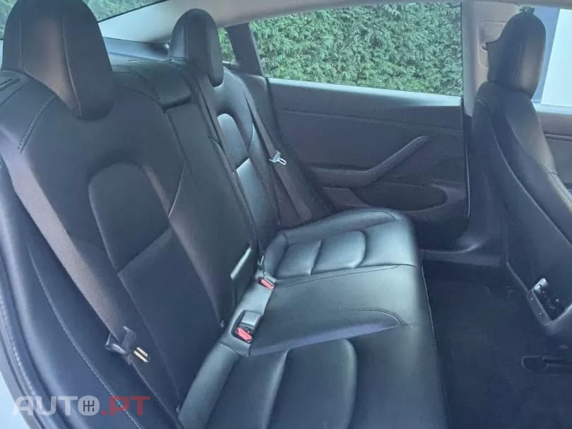 Tesla Model 3 Standard Range Plus RWD