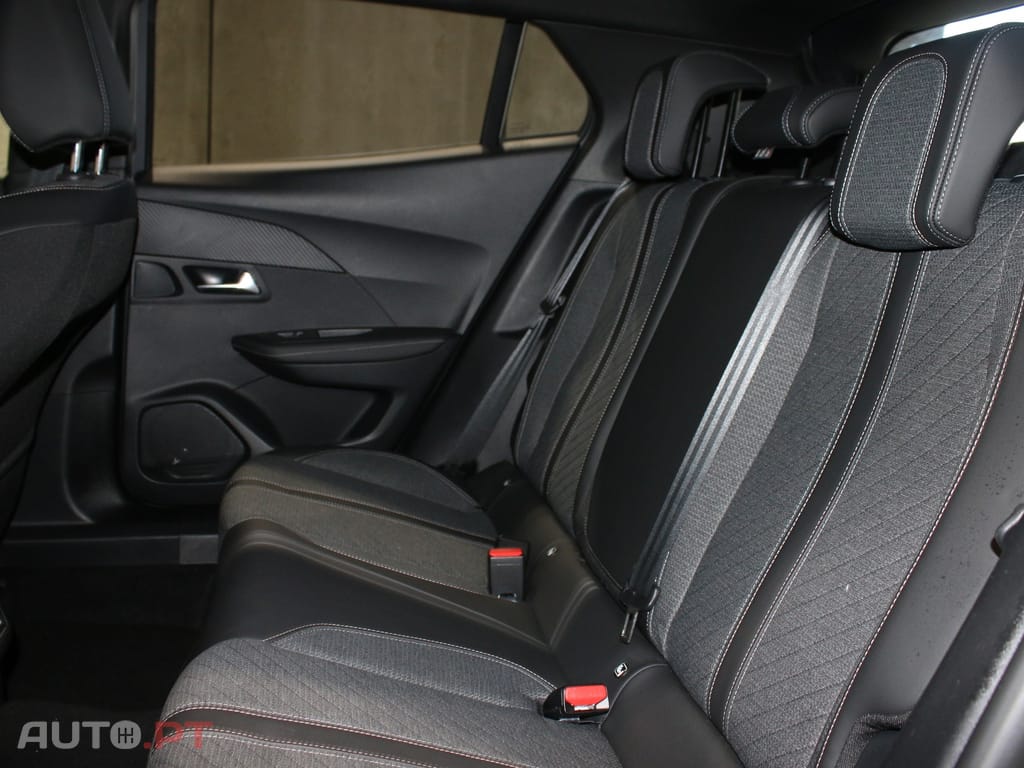 Peugeot 2008 1.2 PureTech Allure
