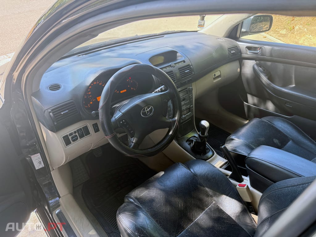 Toyota Avensis SW 2.0 D-4D NACIONAL