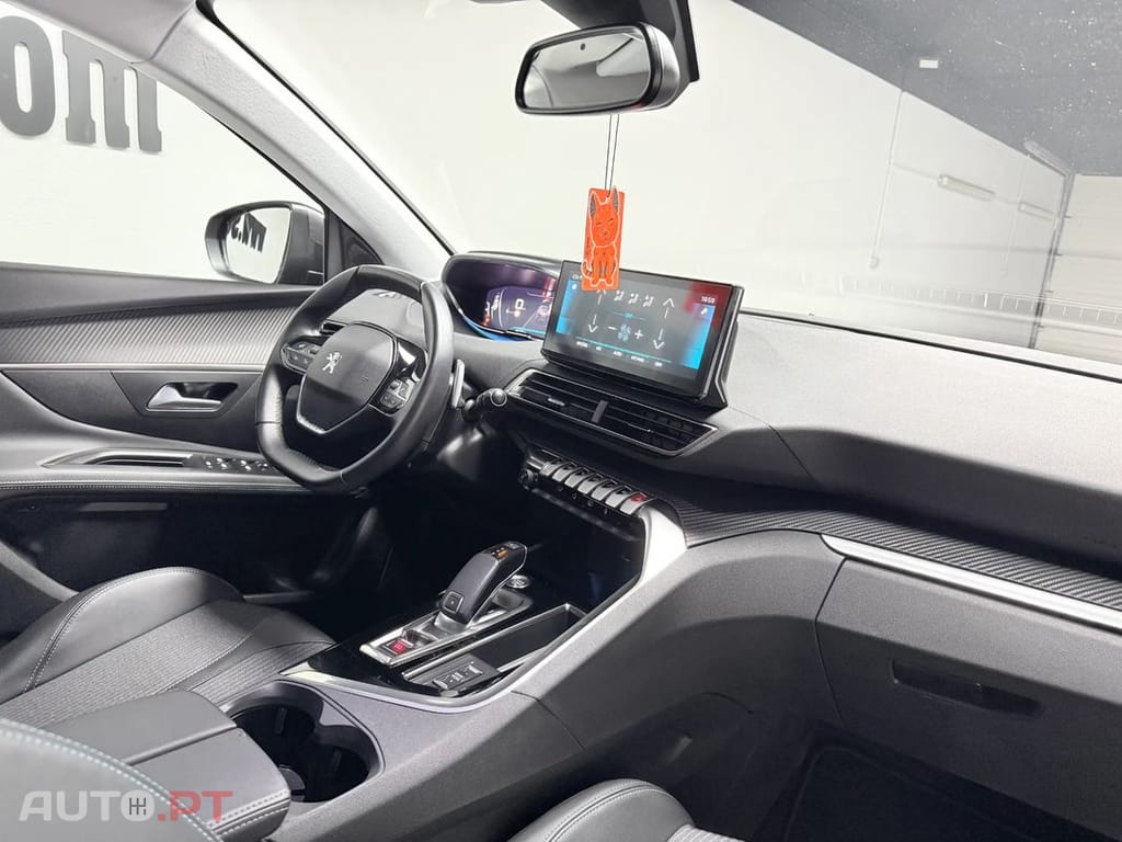 Peugeot 3008 PureTech 130 Stop & Start GPF EAT8 Allure