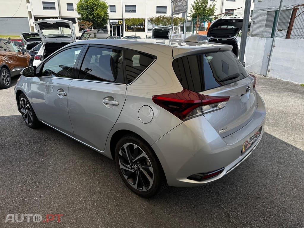 Toyota Auris 1.2T Exclusive