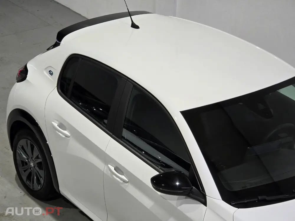 Peugeot E-208 50 kWh SE Style