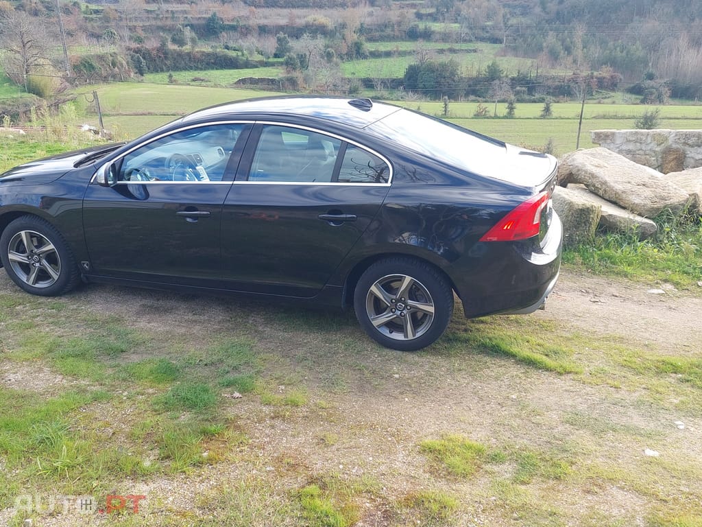Volvo S60 R design