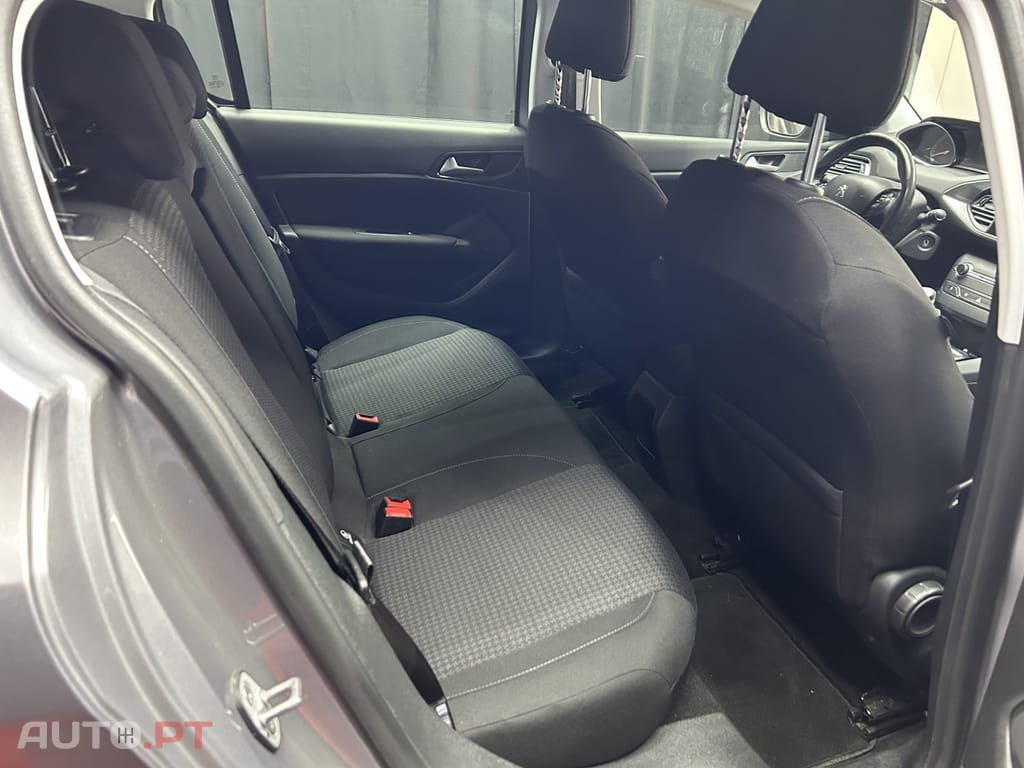 Peugeot 308 1.2 PureTech Active J17