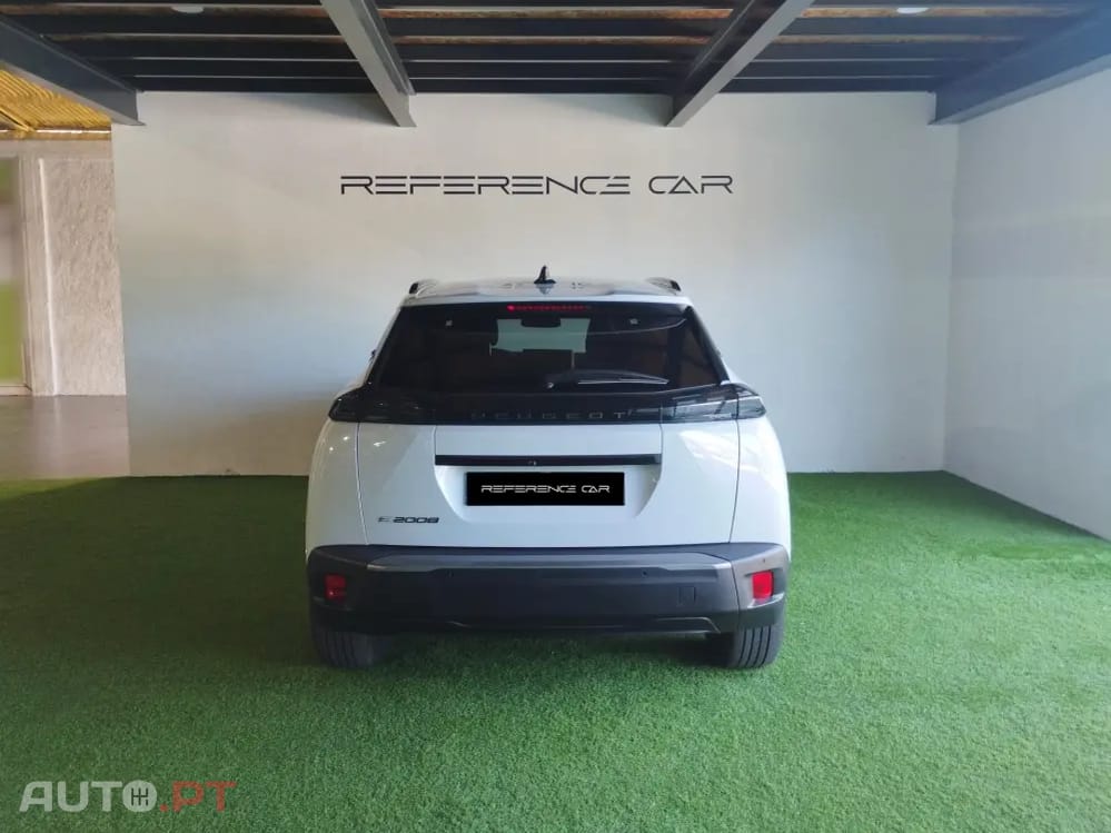 Peugeot E-2008 50 kWh Allure