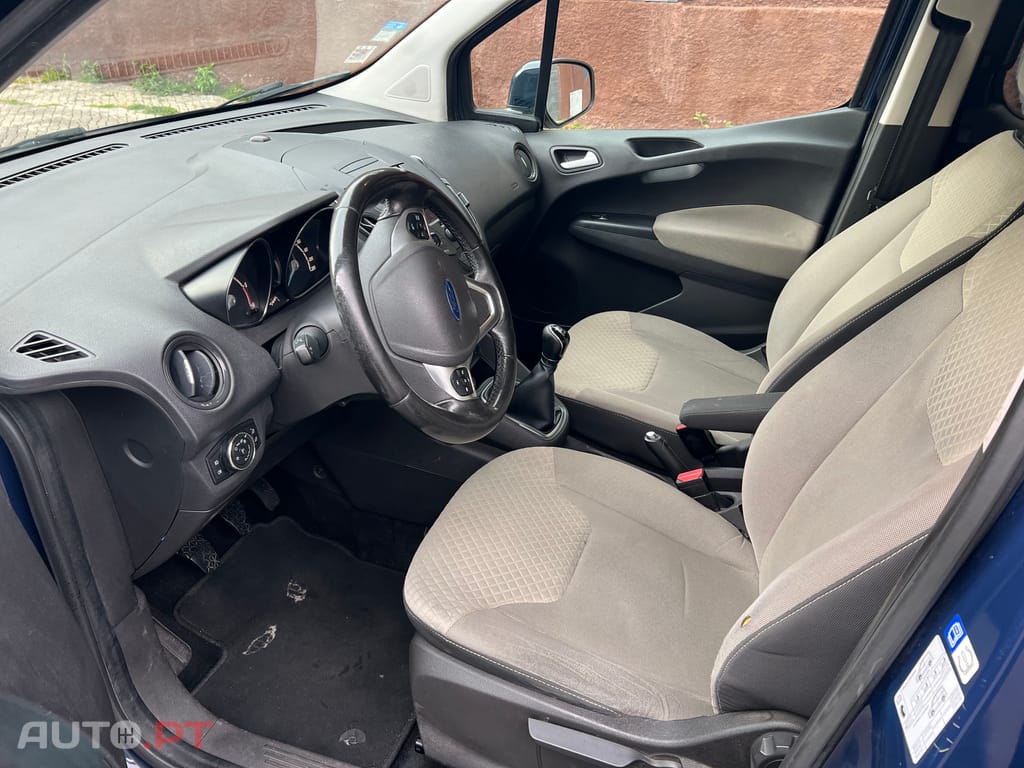 Ford Tourneo Courier MPV 1.5 TDCi
