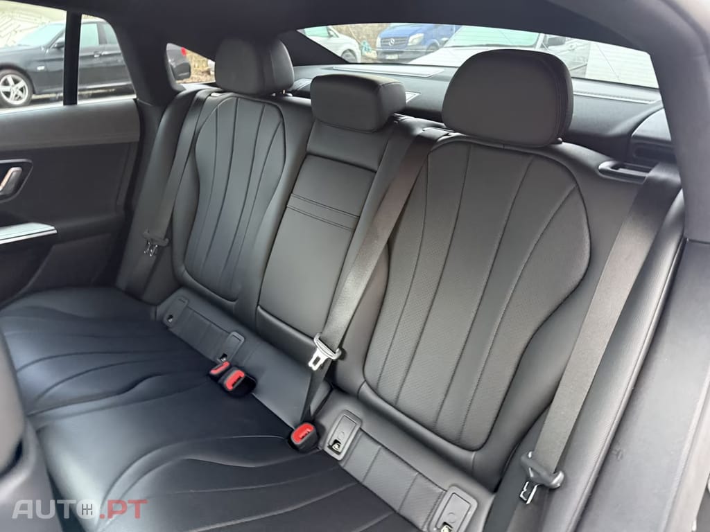 Mercedes-Benz EQE 300 