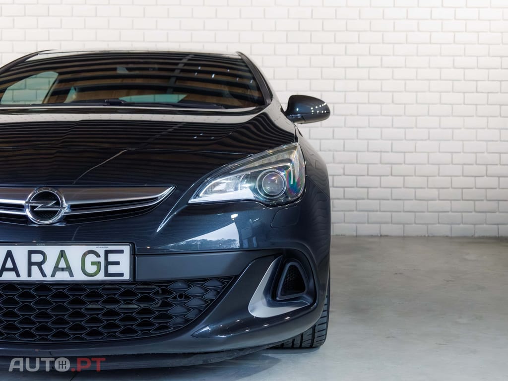 Opel Astra GTC OPC 2.0 T