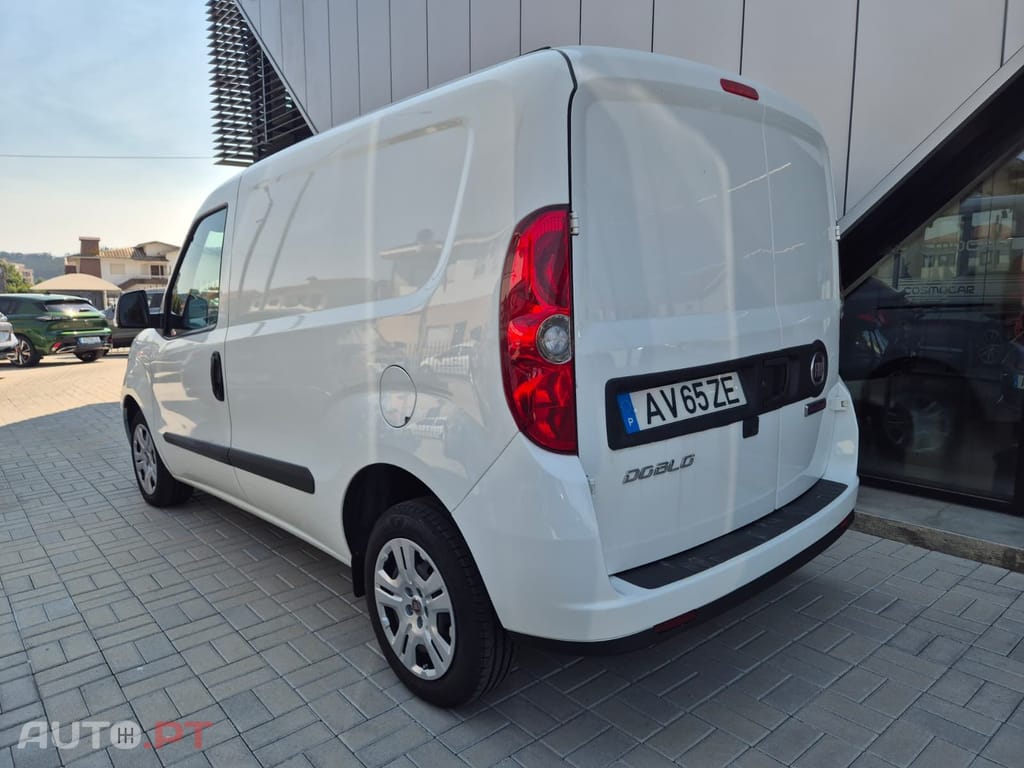 Fiat Doblo 1.6 M-Jet SX (3 Lug. )