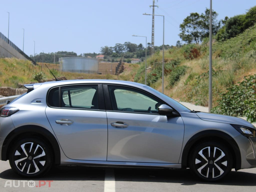 Peugeot E-208 50 kWh Allure
