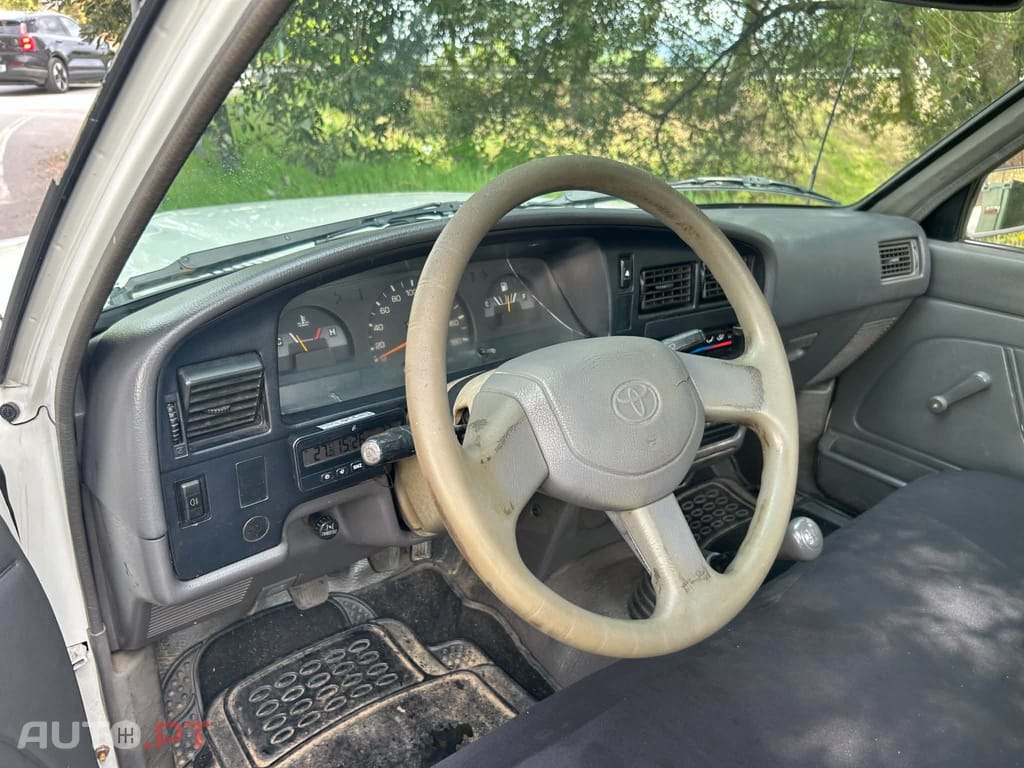 Toyota Hilux 2.4D 3Lugares