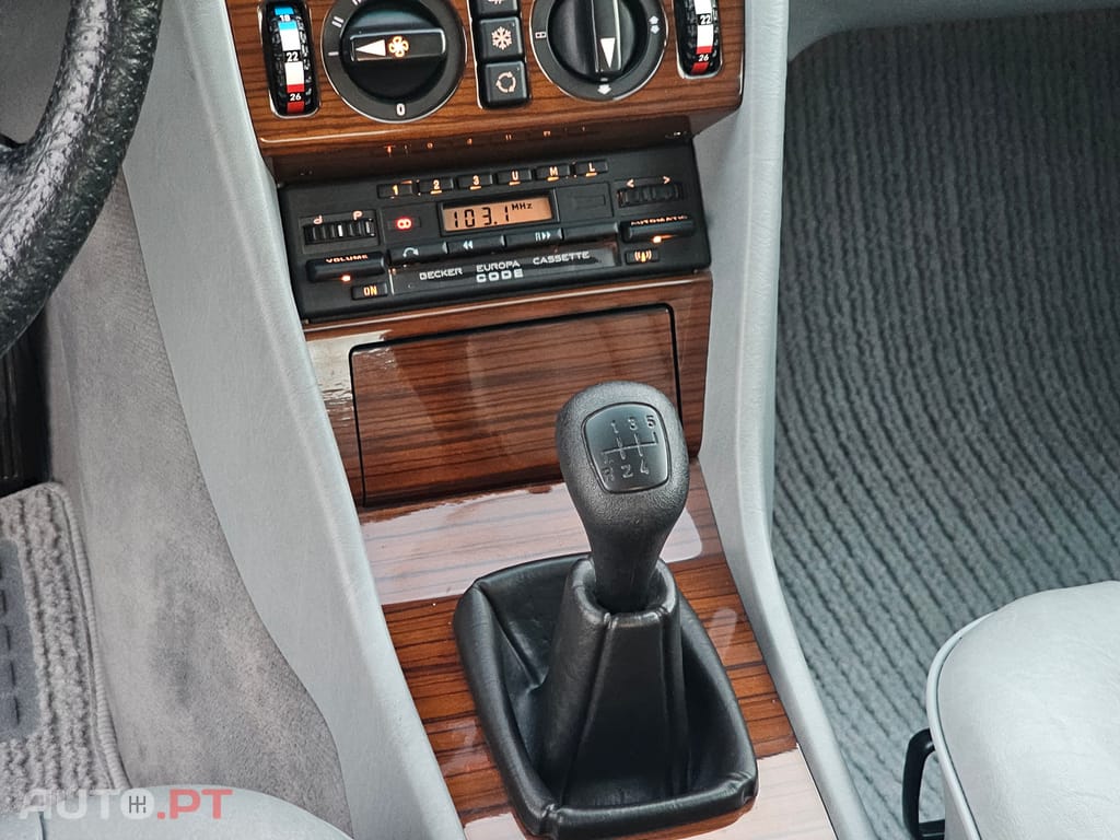 Mercedes-Benz 300 D