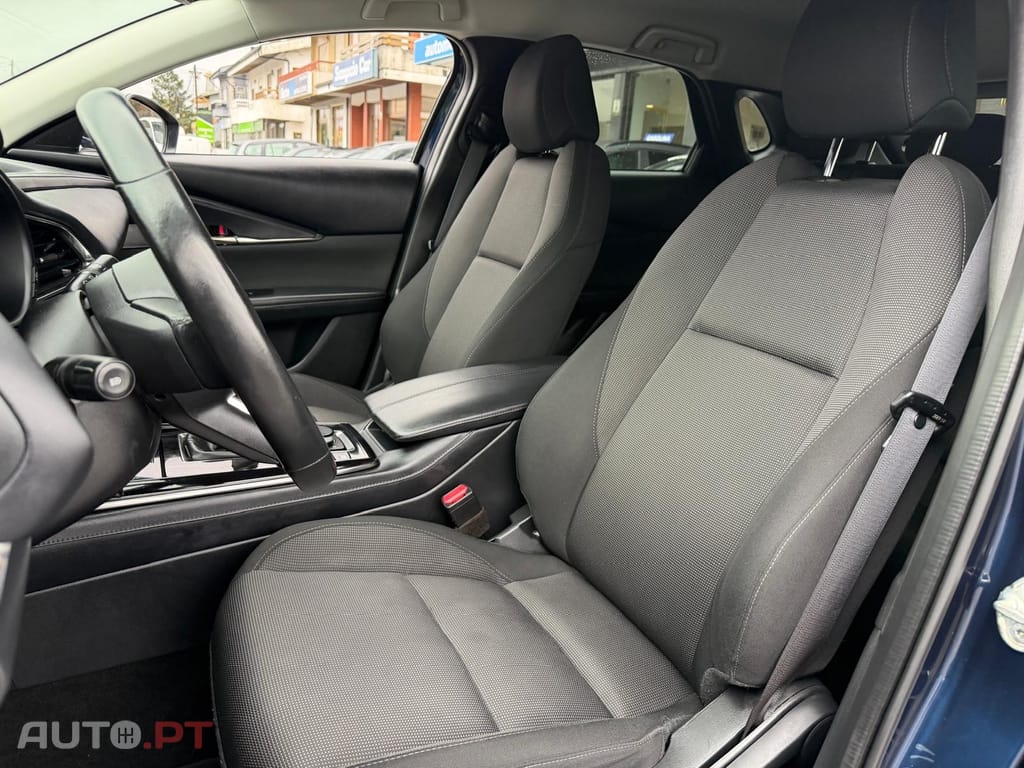 Mazda CX-30 2.0 e-Skyactiv-G Exclusive-line