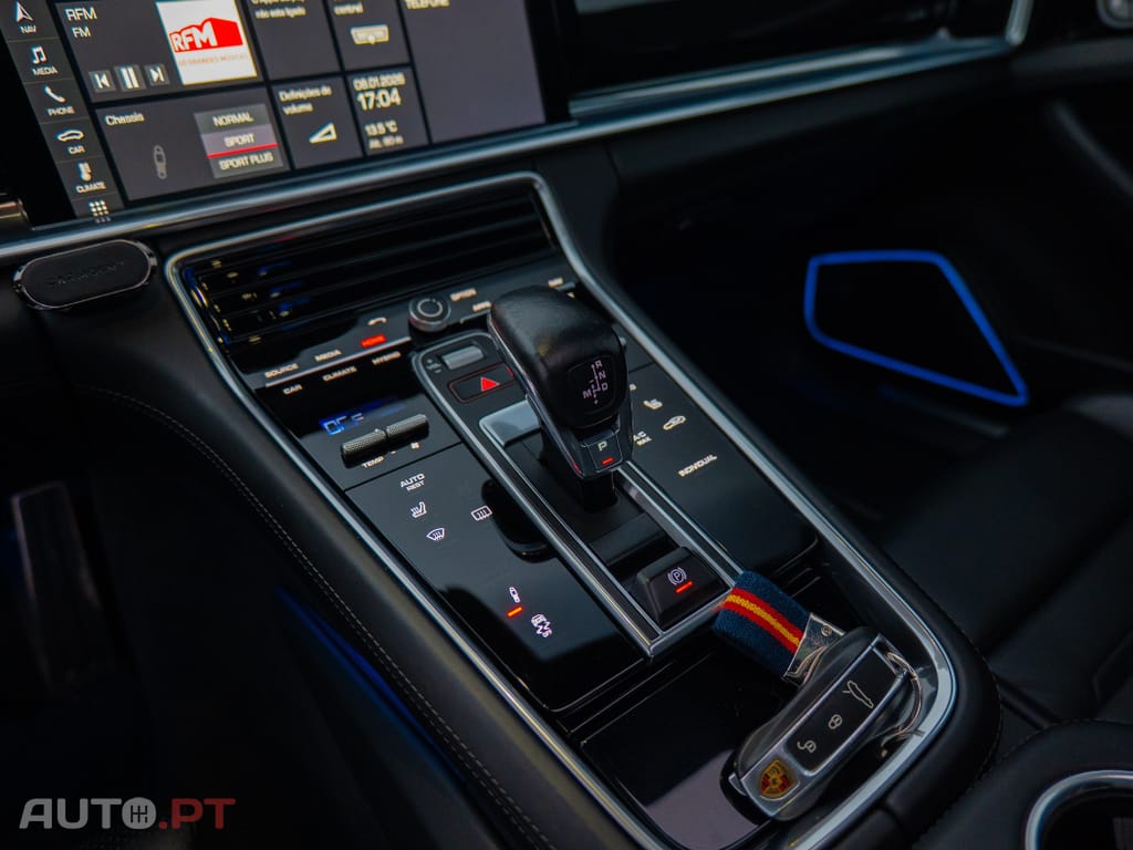 Porsche Panamera 4 E-Hybrid