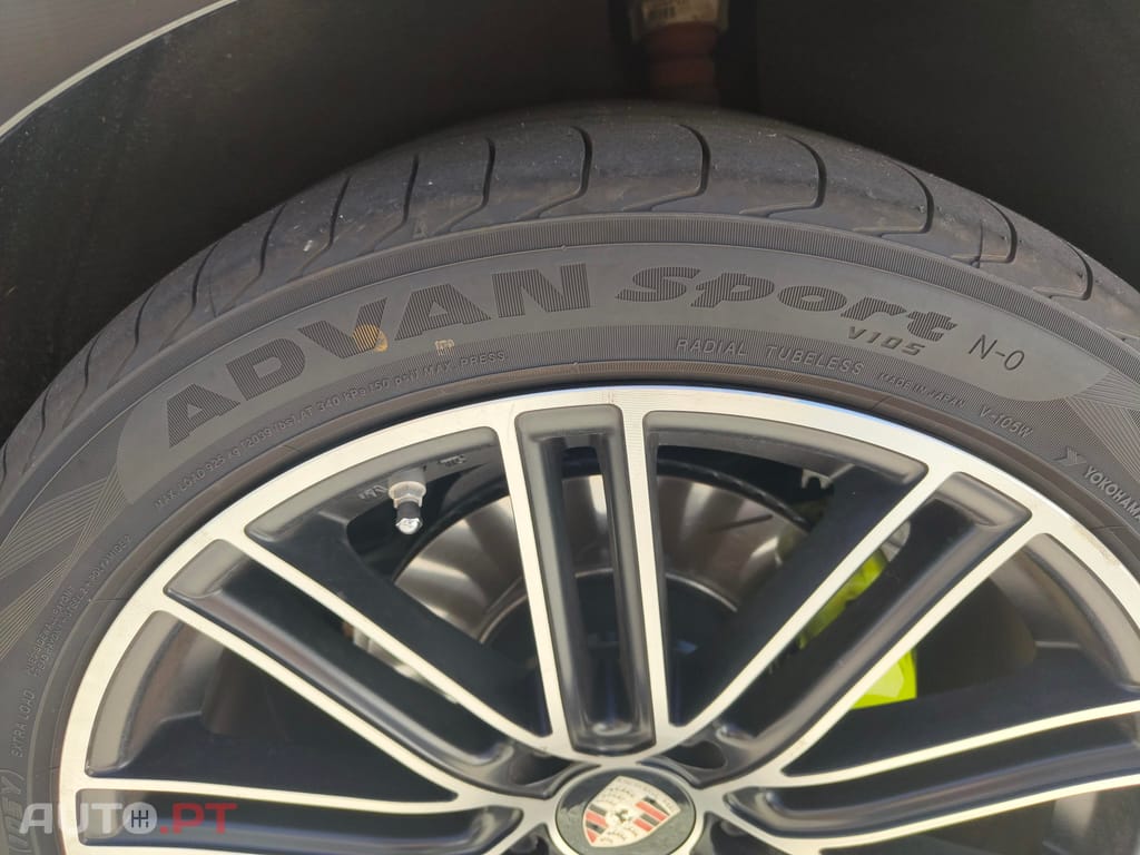 Porsche Panamera Hybrid S - Imaculado - Revisoes todas na marca
