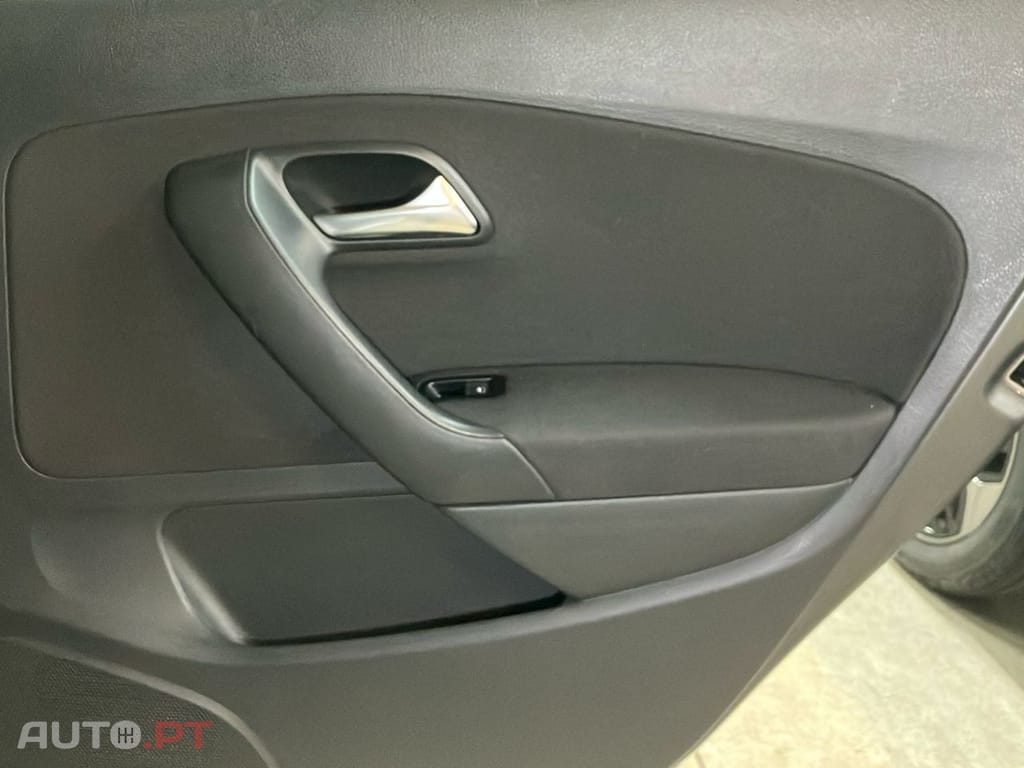 Volkswagen Polo 1.0 Confortline