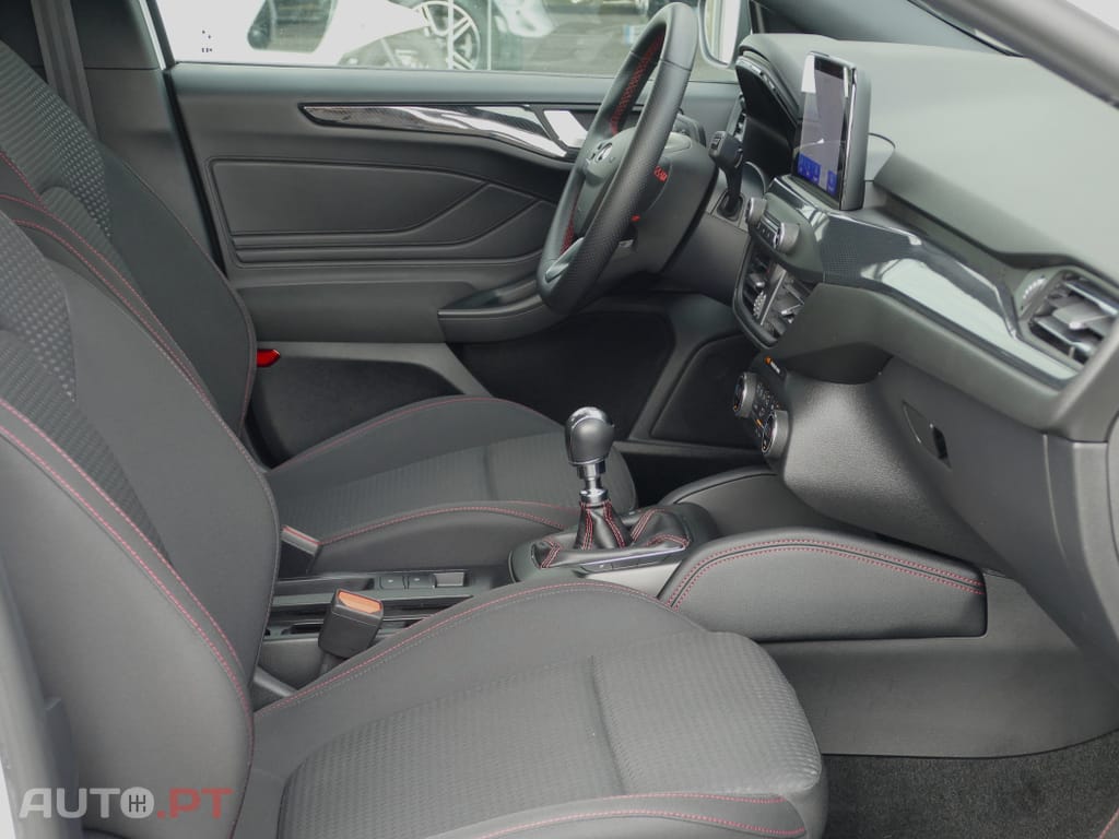 Ford Focus 1.0 EcoBoost MHEV ST-Line X